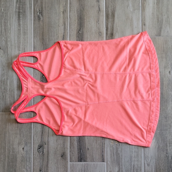 Bundle 4 workout tank tops. (3) Asics, (1) Layer 8 - Picture 11 of 11